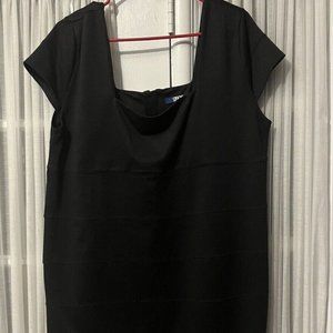 LADIES BLACK DRESS SIZE 18 ZIPPER BACK SHORT SLEEVES